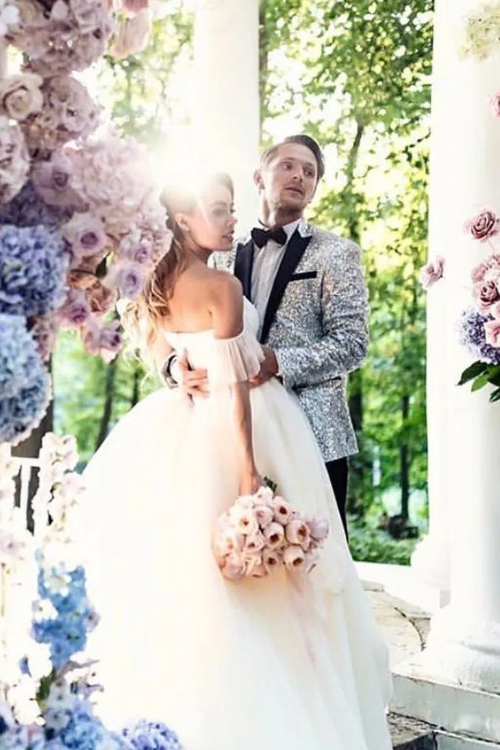 Off-the-shoulder Tulle Wedding Dress Gown with Long Train