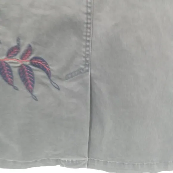 Oilily Gray Embroidered Knee Length Boho Skirt Size 38 US 8 Floral Stretch Chino