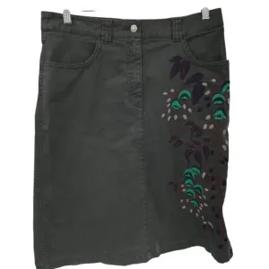 Oilily Gray Embroidered Knee Length Boho Skirt Size 38 US 8 Floral Stretch Chino