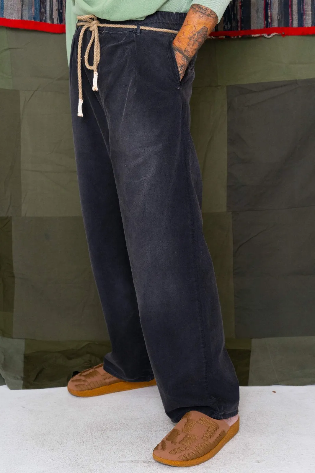 P73 Flare Pleated Japanese Twill Sunfaded Smoke Black