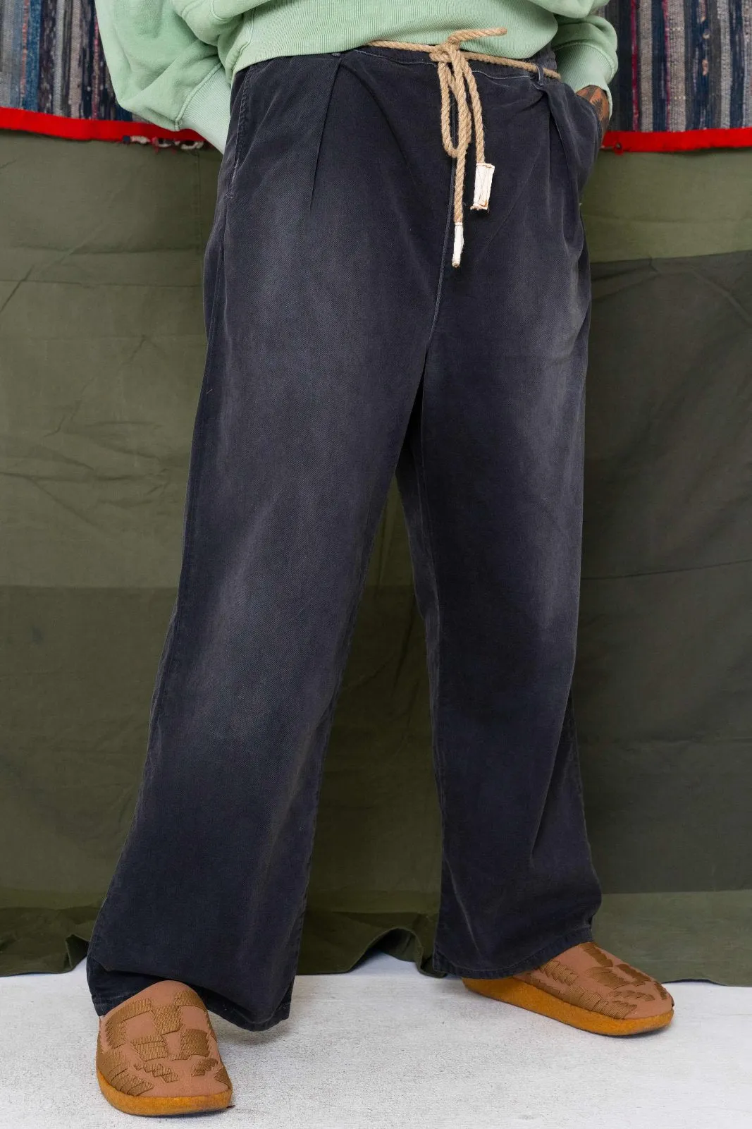 P73 Flare Pleated Japanese Twill Sunfaded Smoke Black