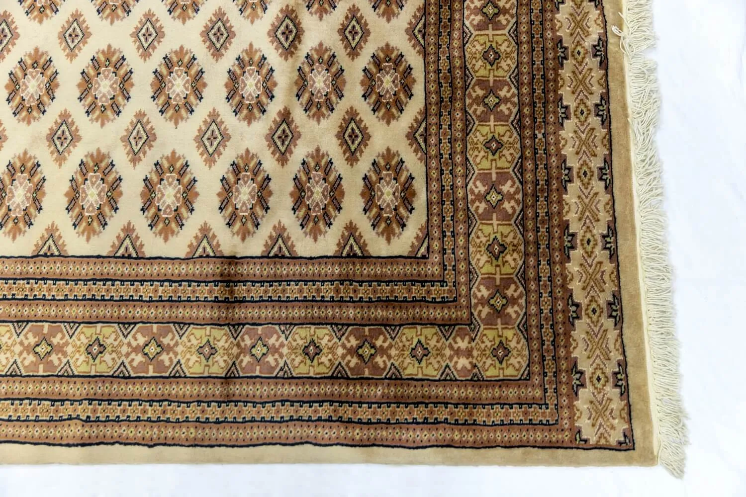 Pakistani Handmade Silk Rug