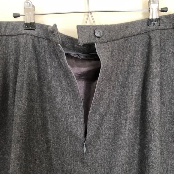 Pendleton Classic Grey Wool Skirt w/ pockets, Size 18