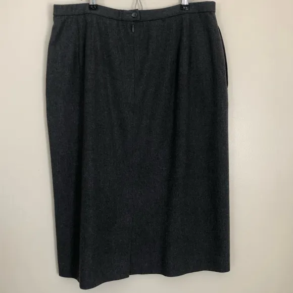 Pendleton Classic Grey Wool Skirt w/ pockets, Size 18