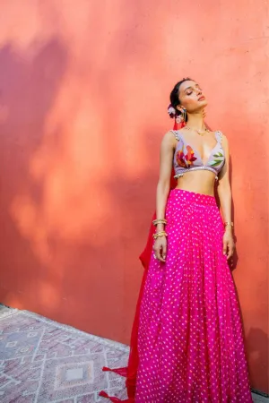 PINK BANDHINI, LILACS AND RED