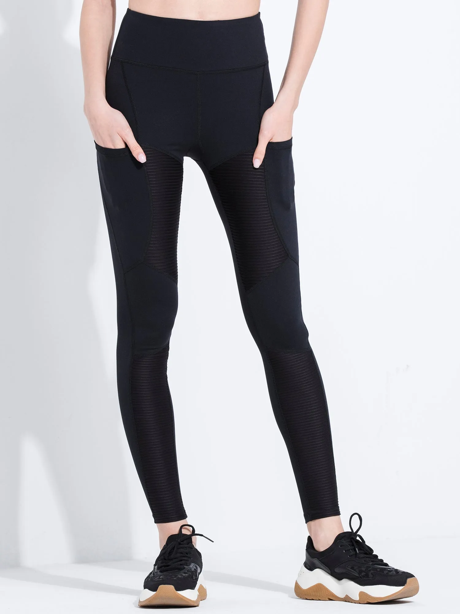 PLEATED POCKET PANTS, BLACK