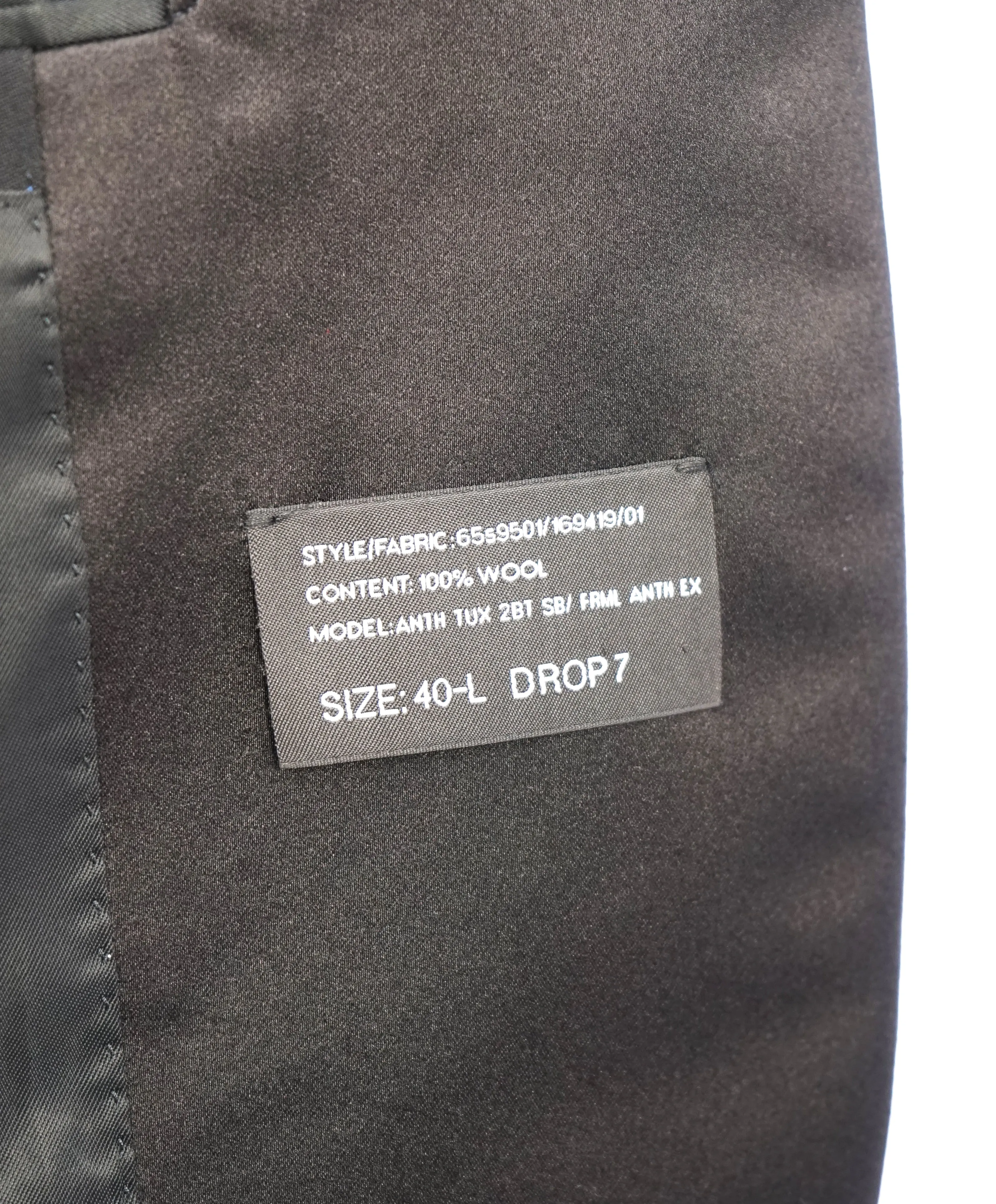 RALPH LAUREN BLACK LABEL - Notch Lapel Black Tuxedo Suit With Side Tabs - 40L