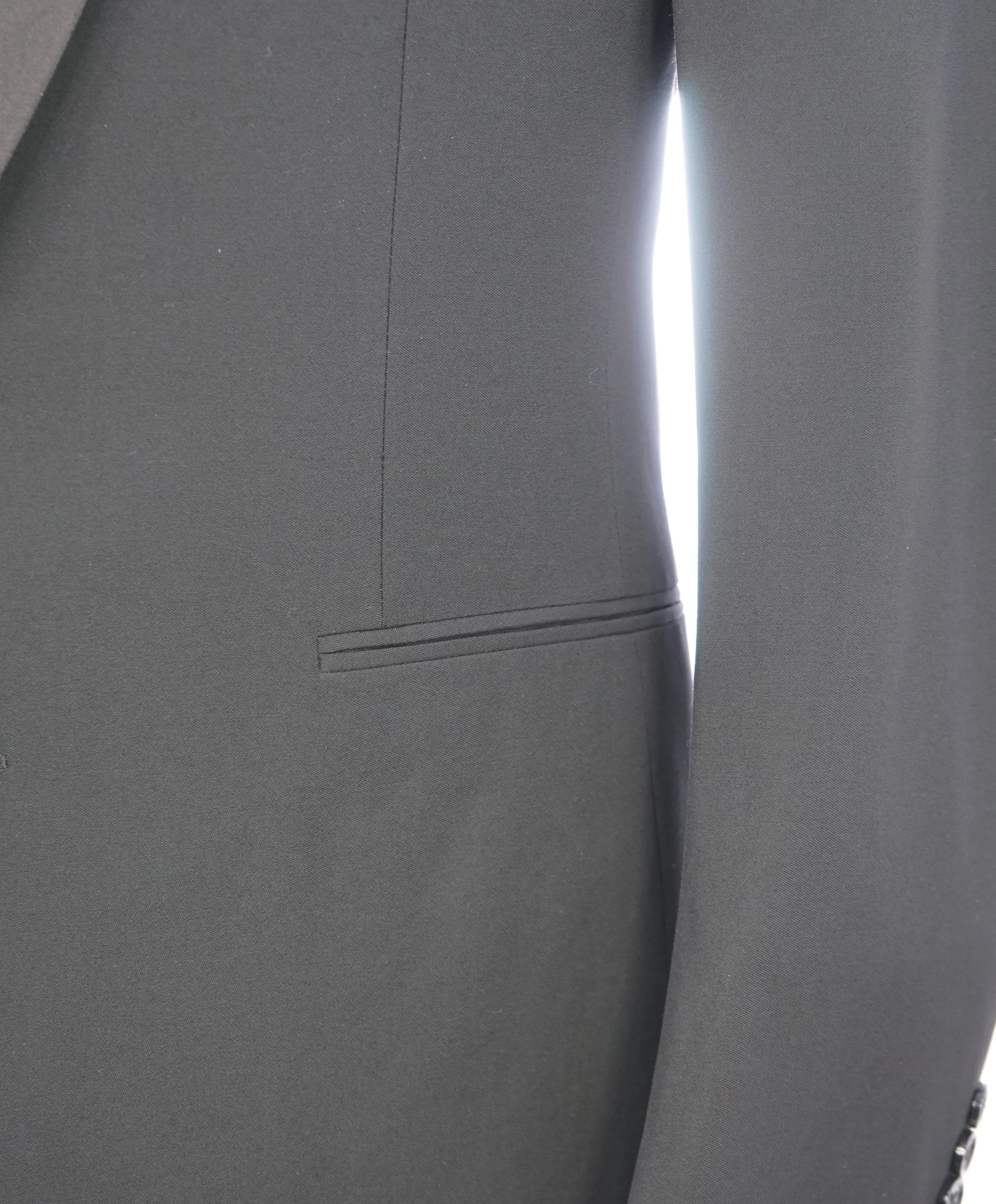 RALPH LAUREN BLACK LABEL - Notch Lapel Black Tuxedo Suit With Side Tabs - 40L
