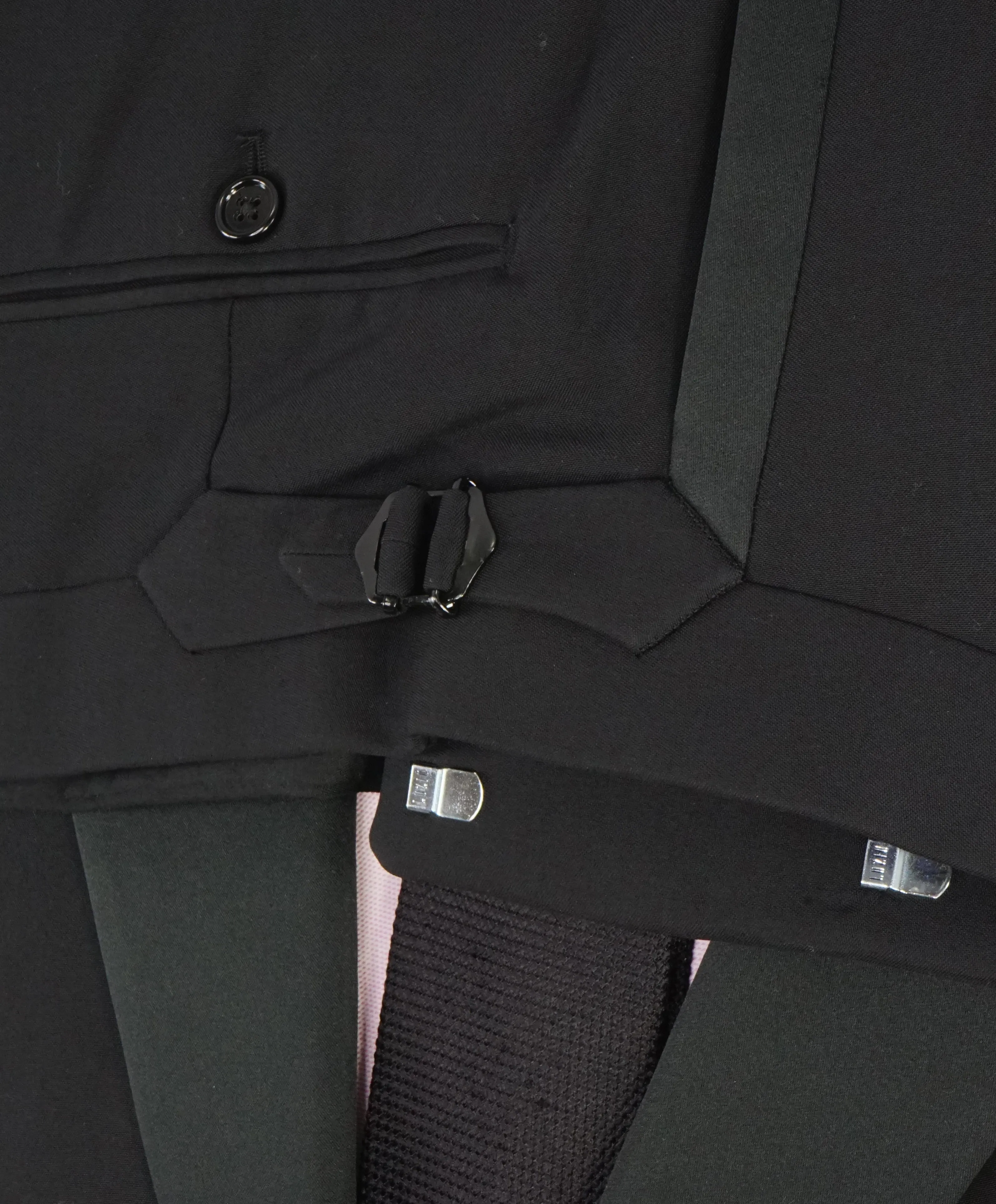 RALPH LAUREN PURPLE LABEL - Peak Lapel Black Tuxedo Suit With Side Tabs - 44R