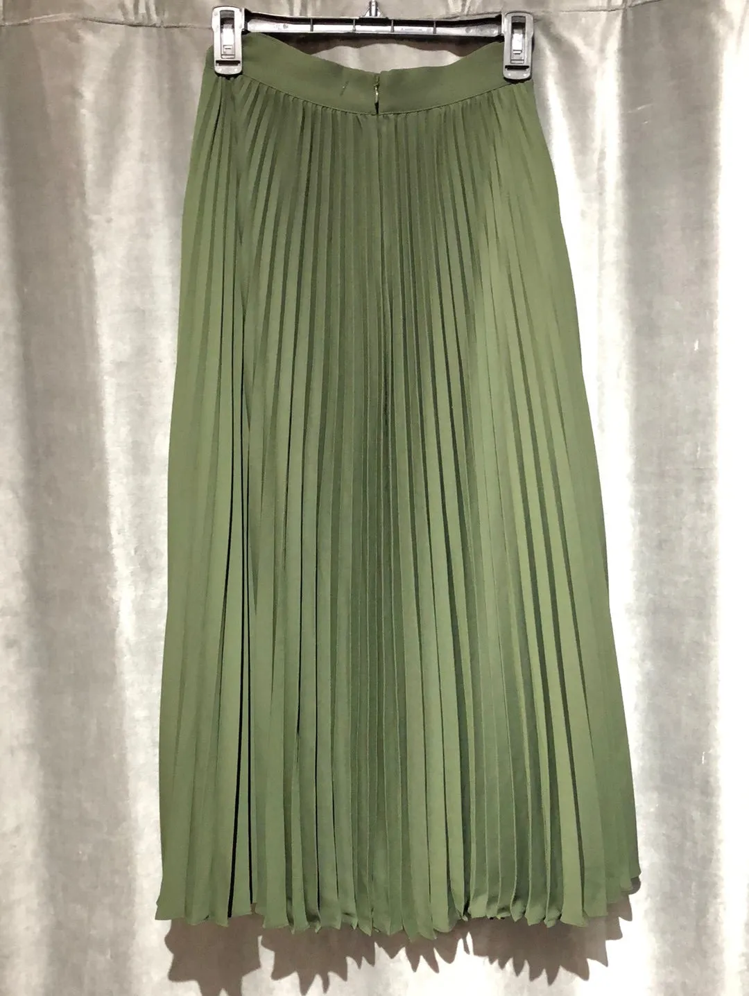 Reiss Green 'Lina hardware pleat skirt'