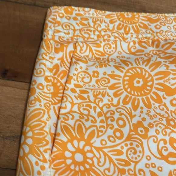 Rip Skirt size medium, with pockets