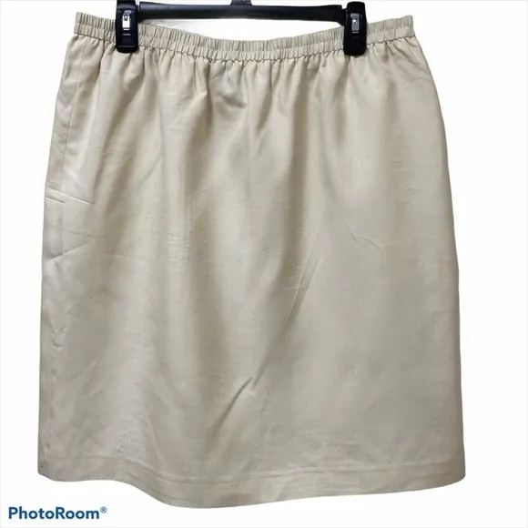 Saks Fifth Avenue Petite 100% Silk Skirt PXL
