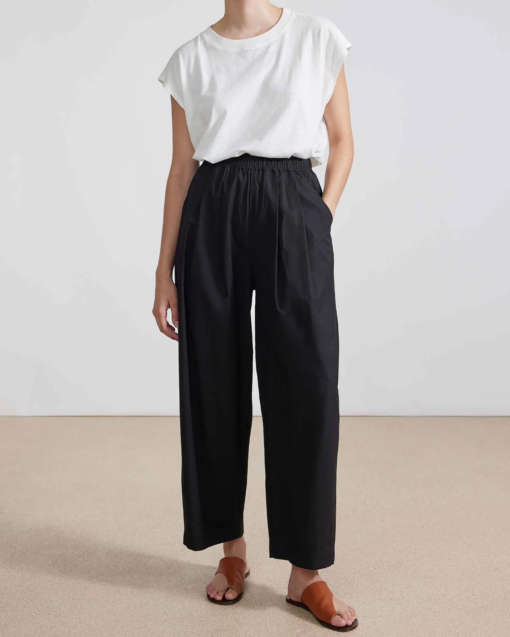 Spa Pleat Pant in Black