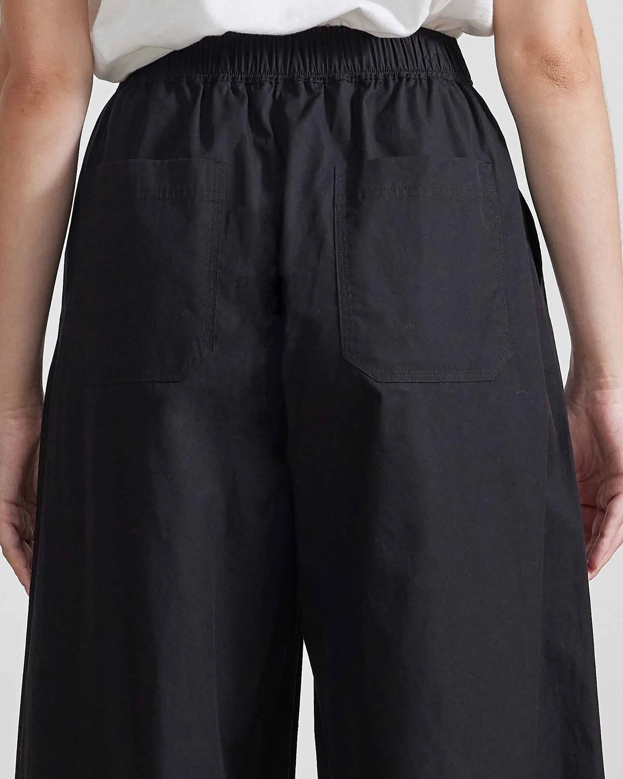 Spa Pleat Pant in Black