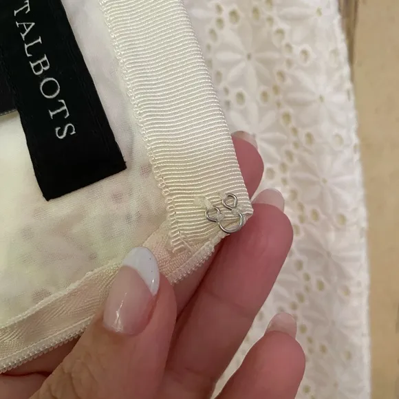 Talbot’s eyelet lace skirt ❤️