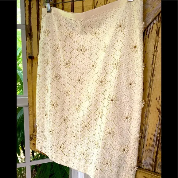 Talbot’s eyelet lace skirt ❤️
