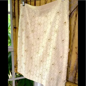 Talbot’s eyelet lace skirt ❤️