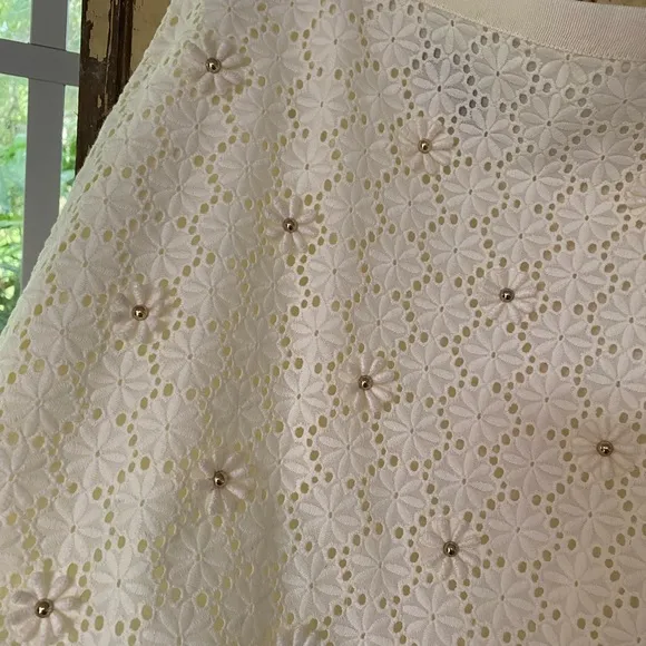 Talbot’s eyelet lace skirt ❤️
