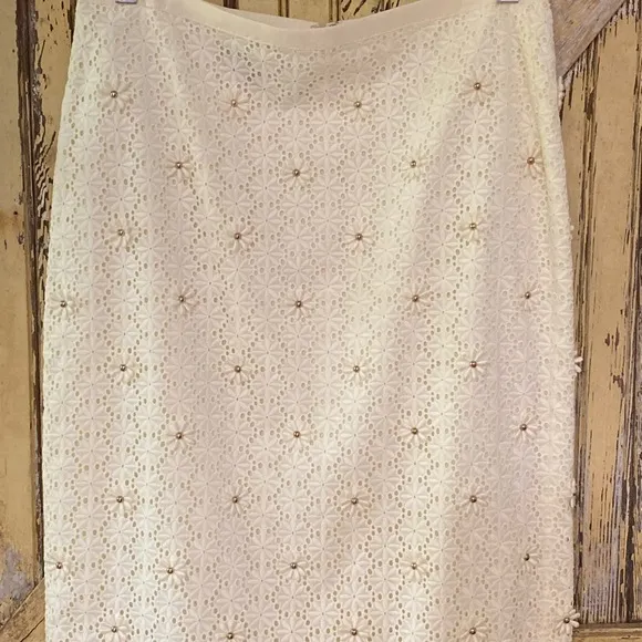 Talbot’s eyelet lace skirt ❤️