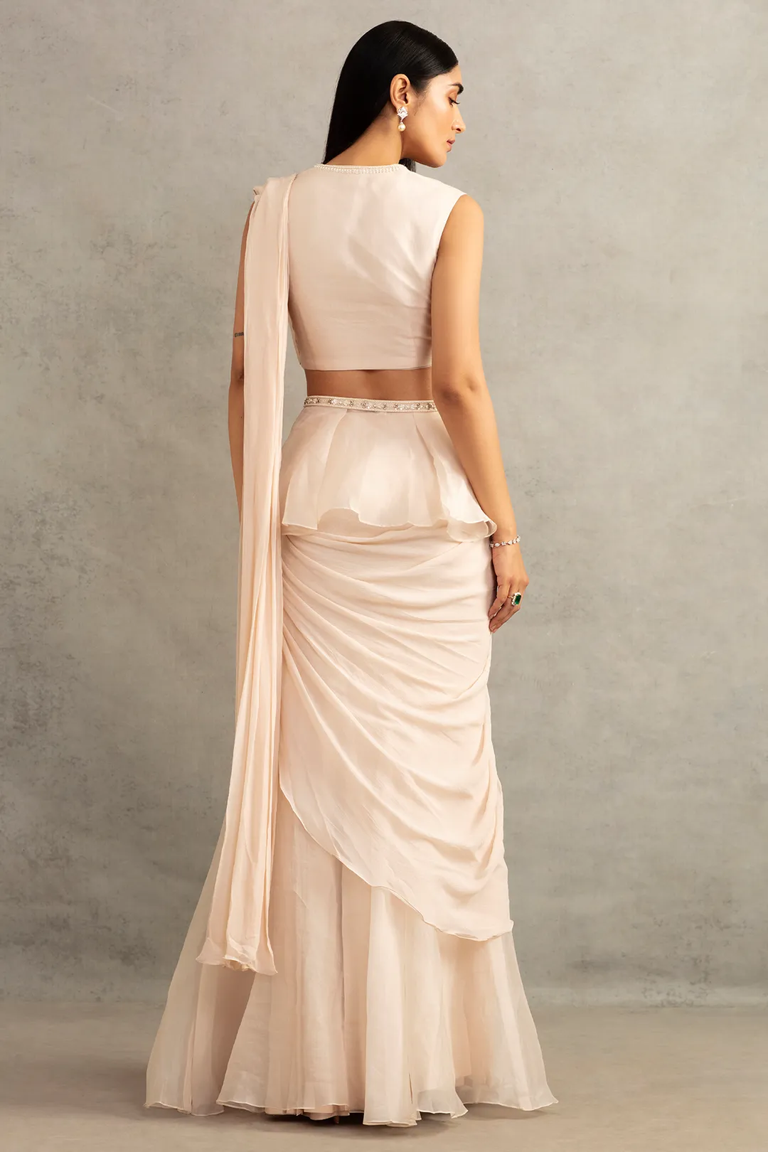The Alba Sari