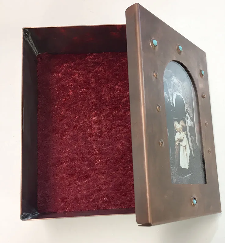 The Kiss Reliquary Box