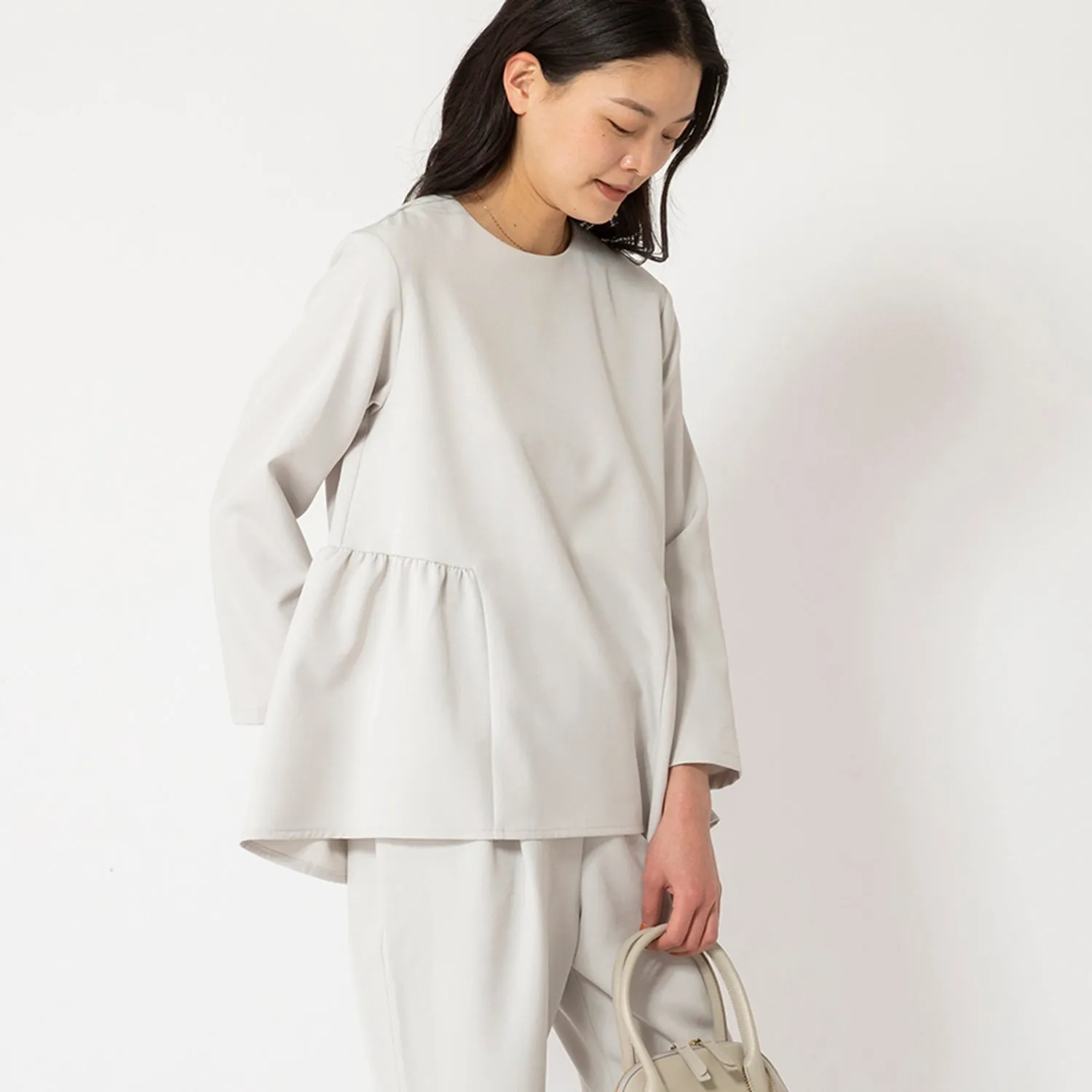 uncinq | アンサンク　Strech Double Cloth Peplum Blouse