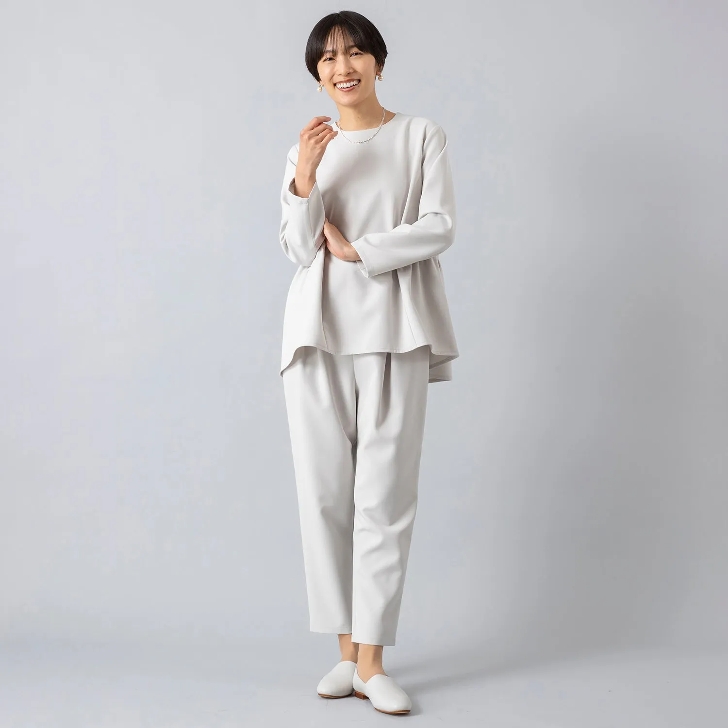 uncinq | アンサンク　Strech Double Cloth Peplum Blouse