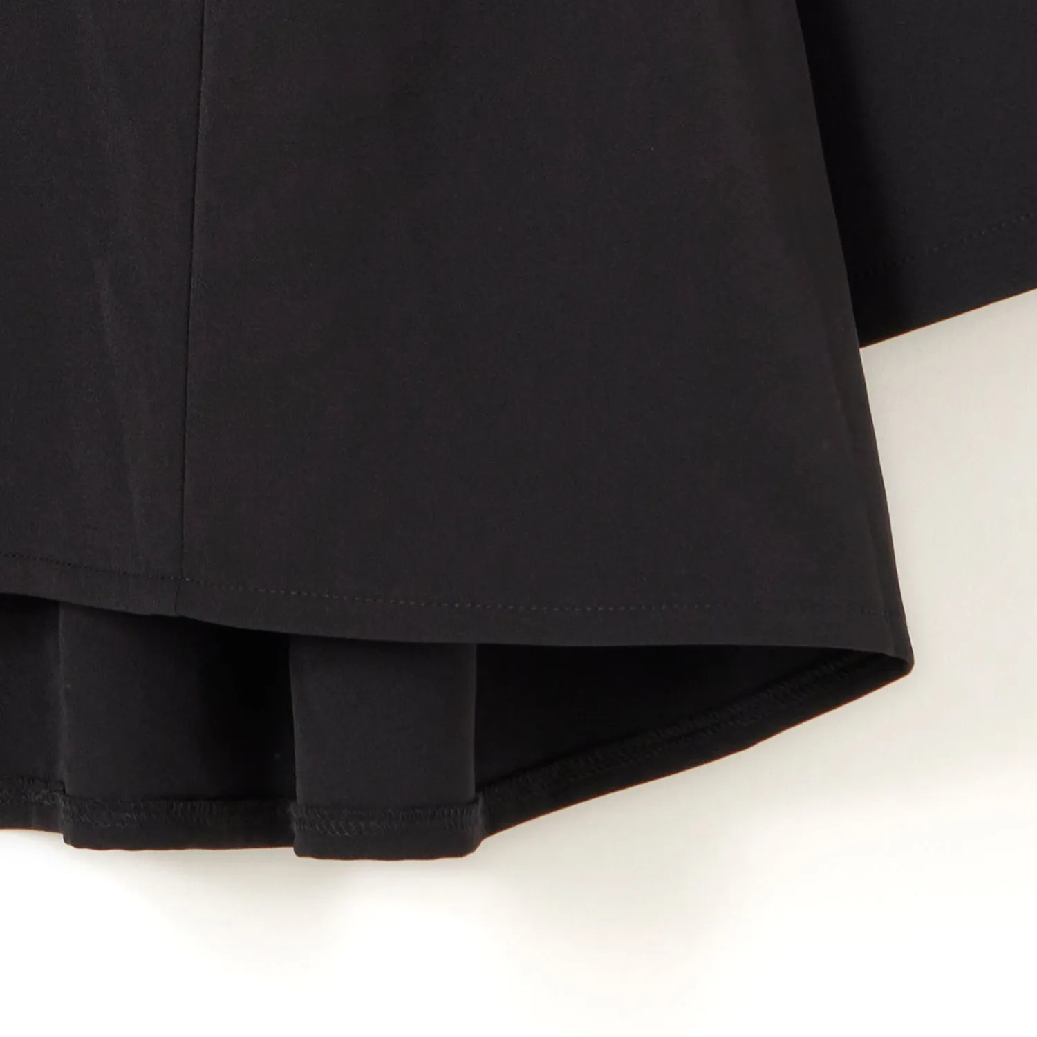 uncinq | アンサンク　Strech Double Cloth Peplum Blouse