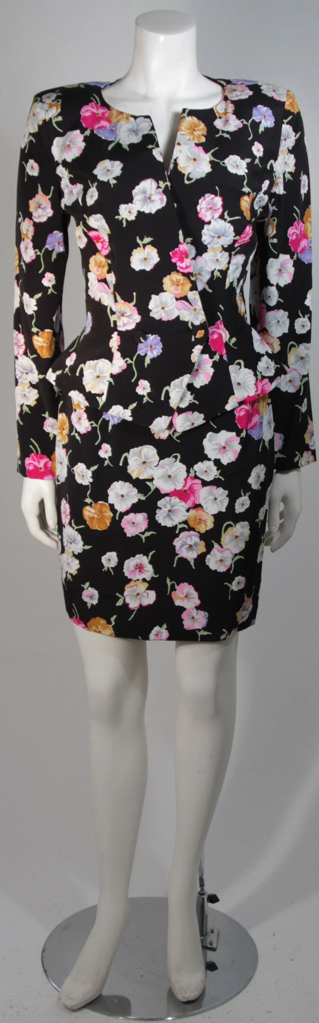 VICKY TIEL Black Floral Print Skrt Suit with Lace Panel Size Small