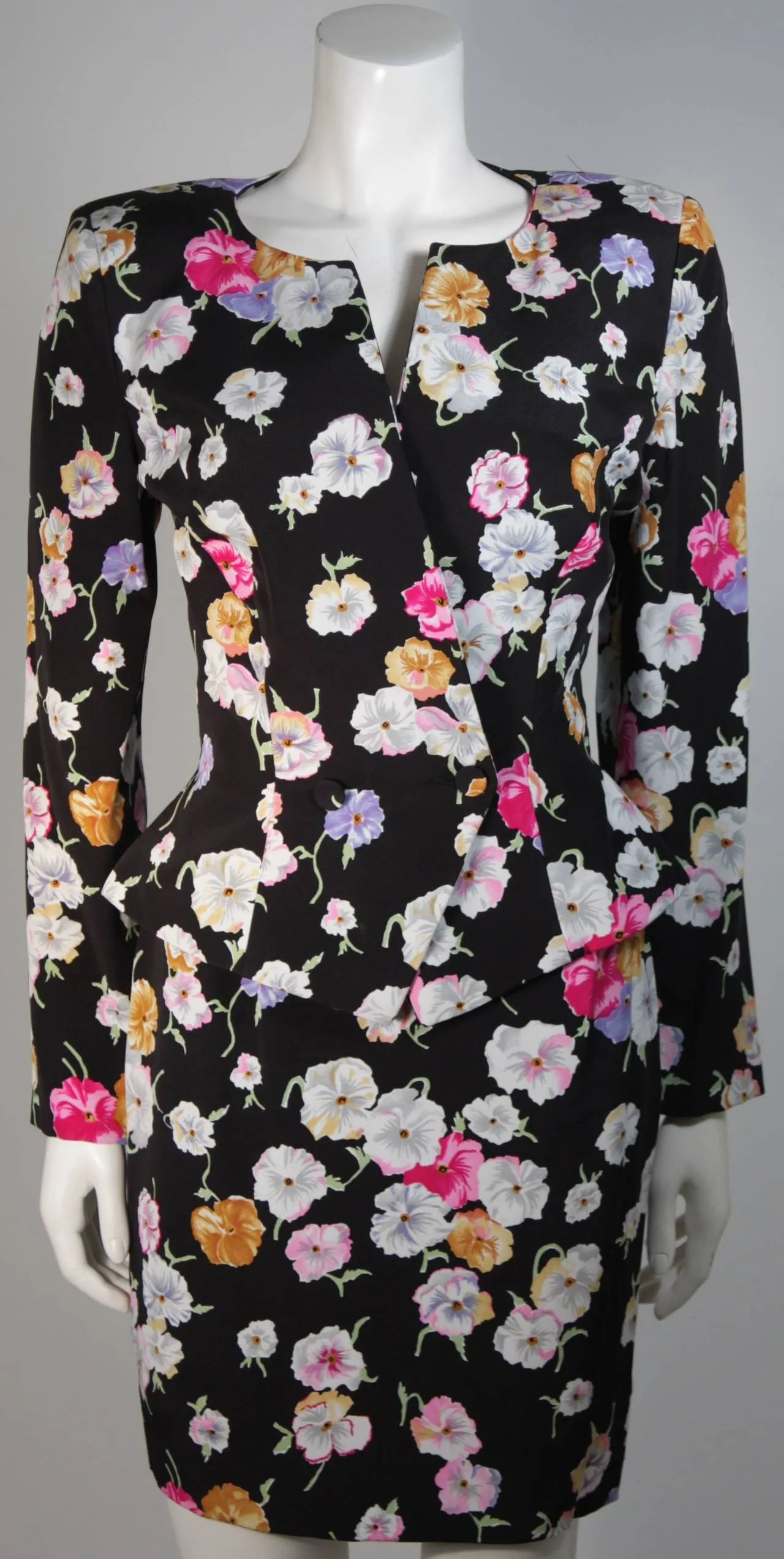 VICKY TIEL Black Floral Print Skrt Suit with Lace Panel Size Small