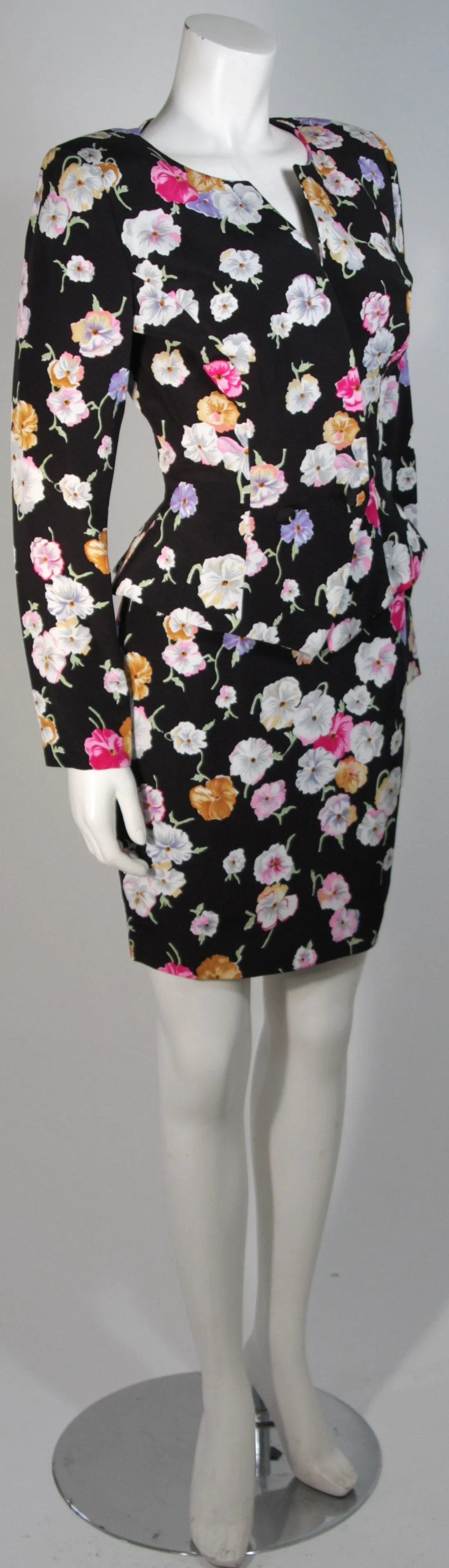 VICKY TIEL Black Floral Print Skrt Suit with Lace Panel Size Small