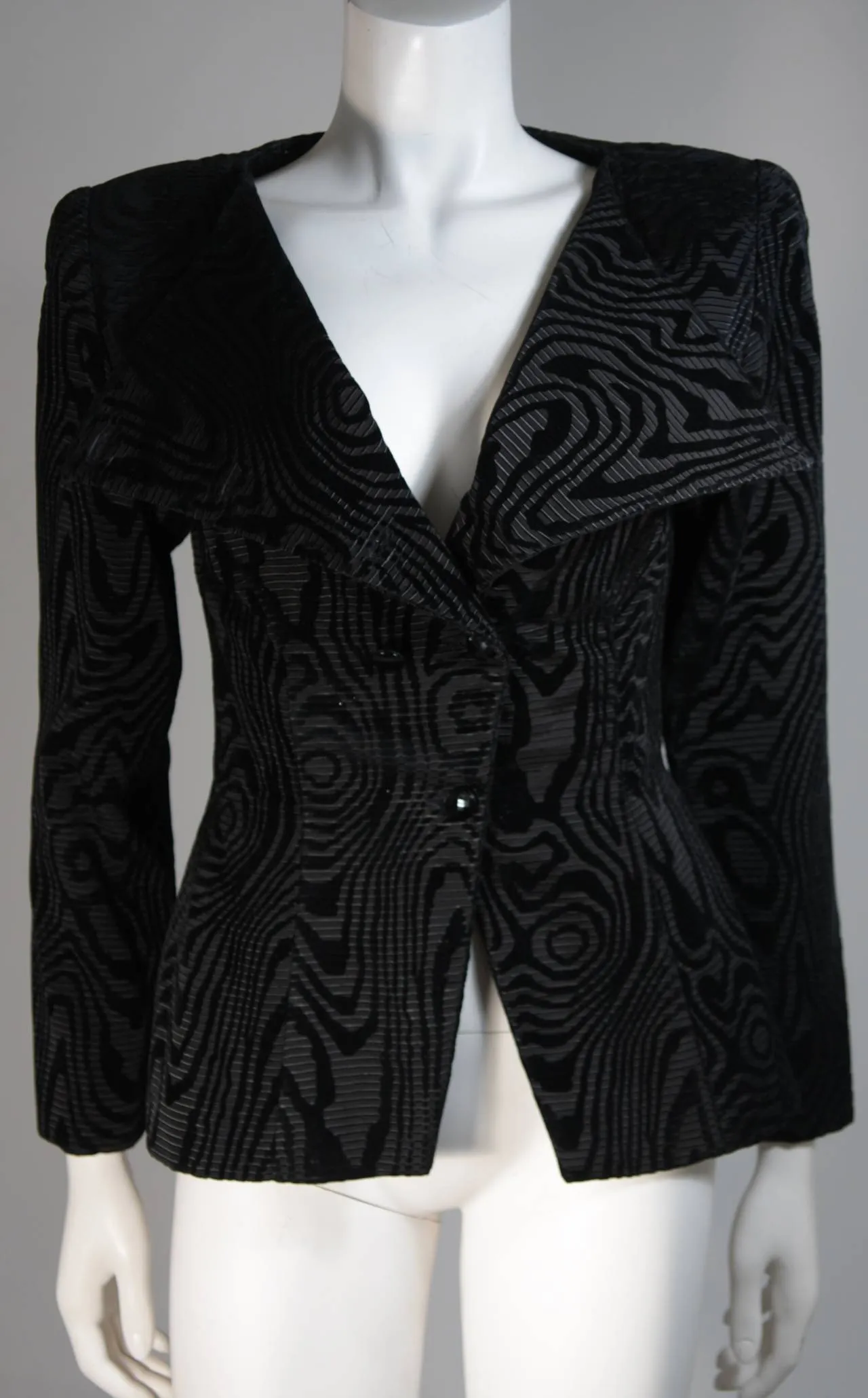 VICKY TIEL Black Silk Skirt Suit with Patterned Velvet Accents Size 38