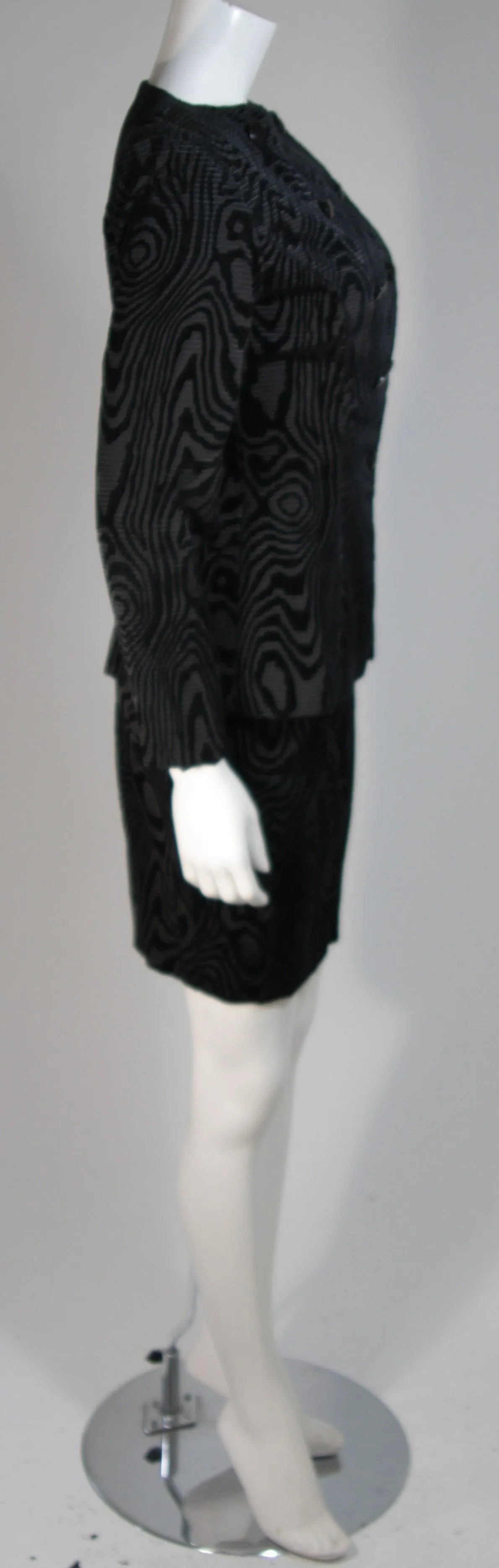 VICKY TIEL Black Silk Skirt Suit with Patterned Velvet Accents Size 38