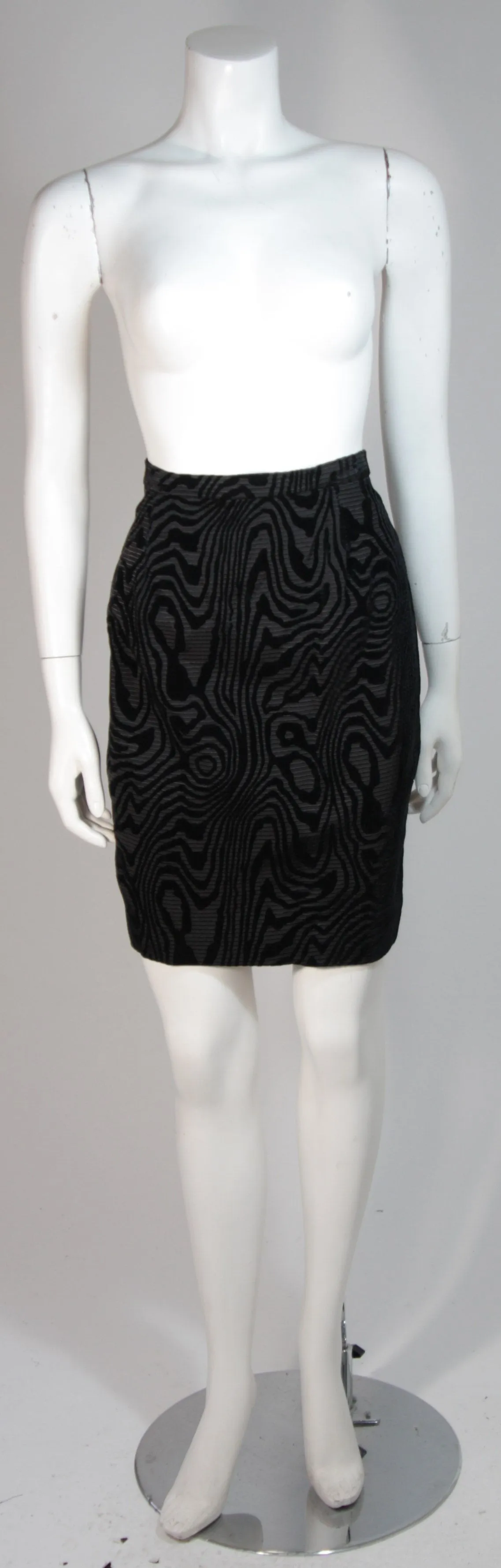 VICKY TIEL Black Silk Skirt Suit with Patterned Velvet Accents Size 38