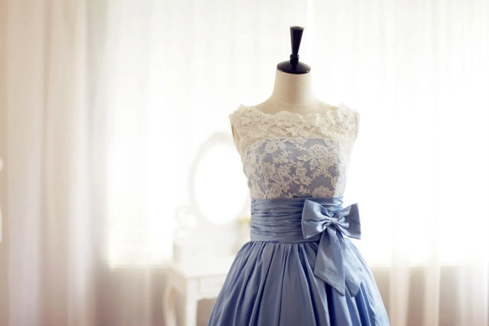Vintage Ivory Lace Blue Taffeta Wedding Dress / Bridesmaid Dress in Knee Short Length