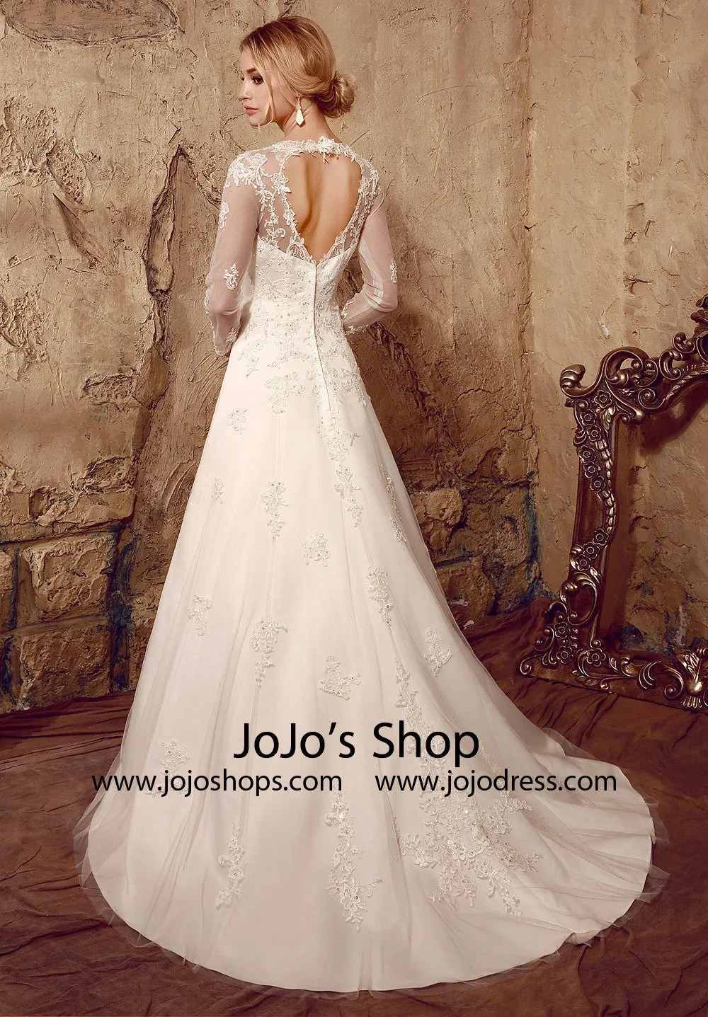 Vintage Style Lace Long Sleeves Wedding Dress with Keyhole Back | HL1022