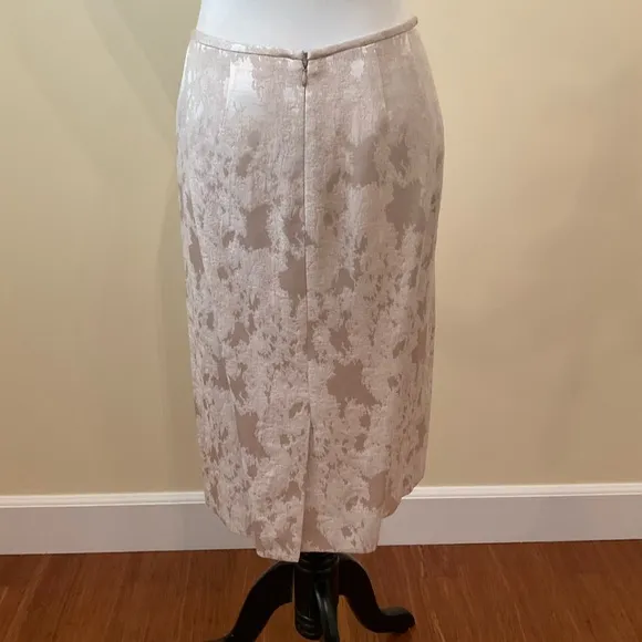 Women’s Kasper 2-piece jacket and skirt set