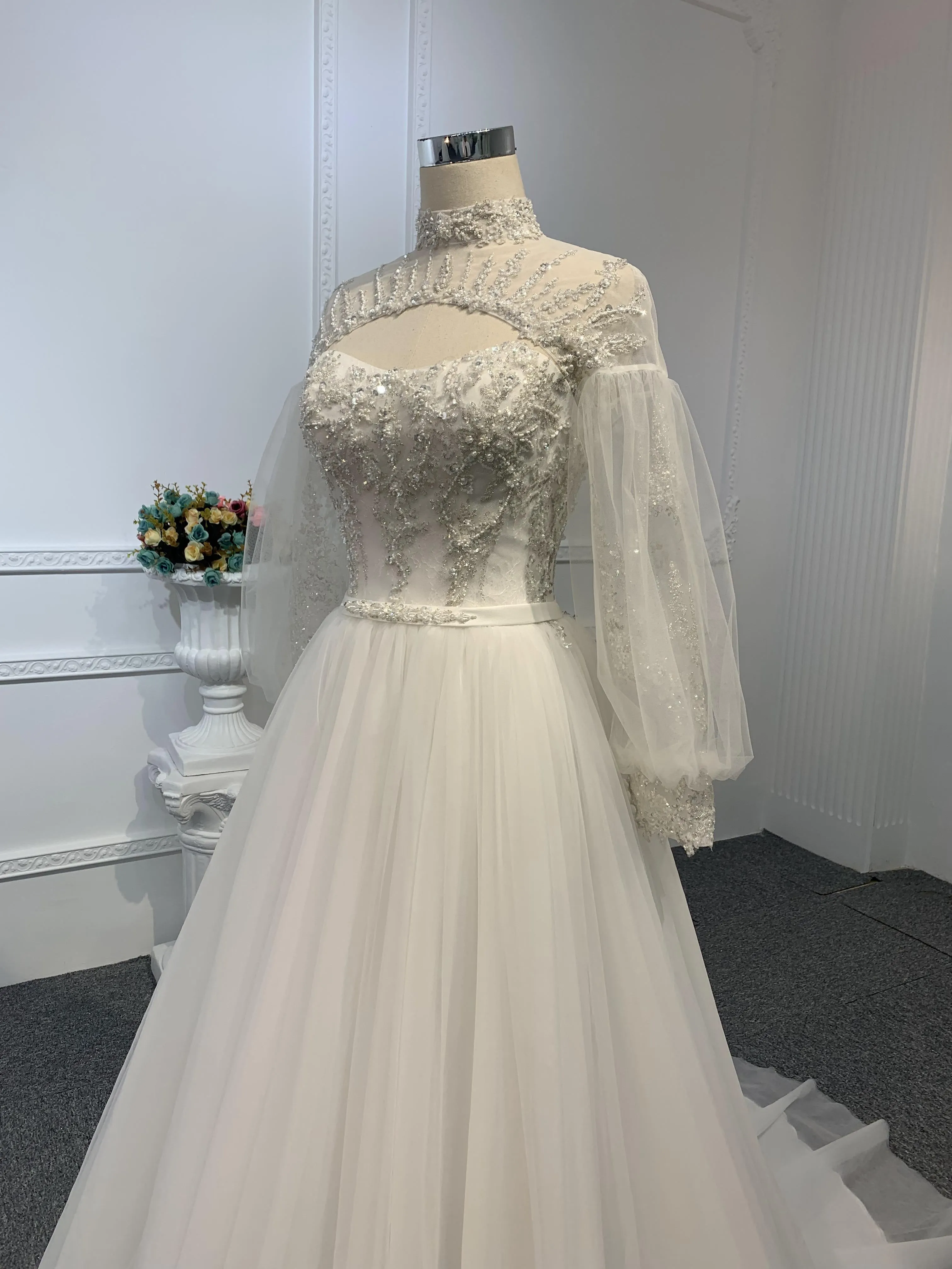Z028-BYG OFF-WHITE ORGANZA A-LINE DRESS
